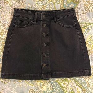 American Eagle Super Hi Rise A Line Denim Button Down Skirt in Black, sz 00